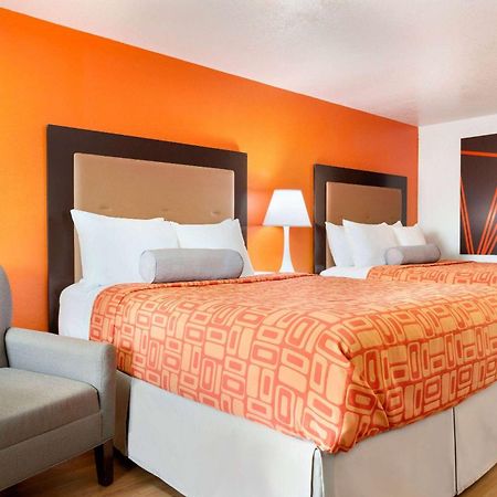 Howard Johnson By Wyndham Harrisonburg Bagian luar foto