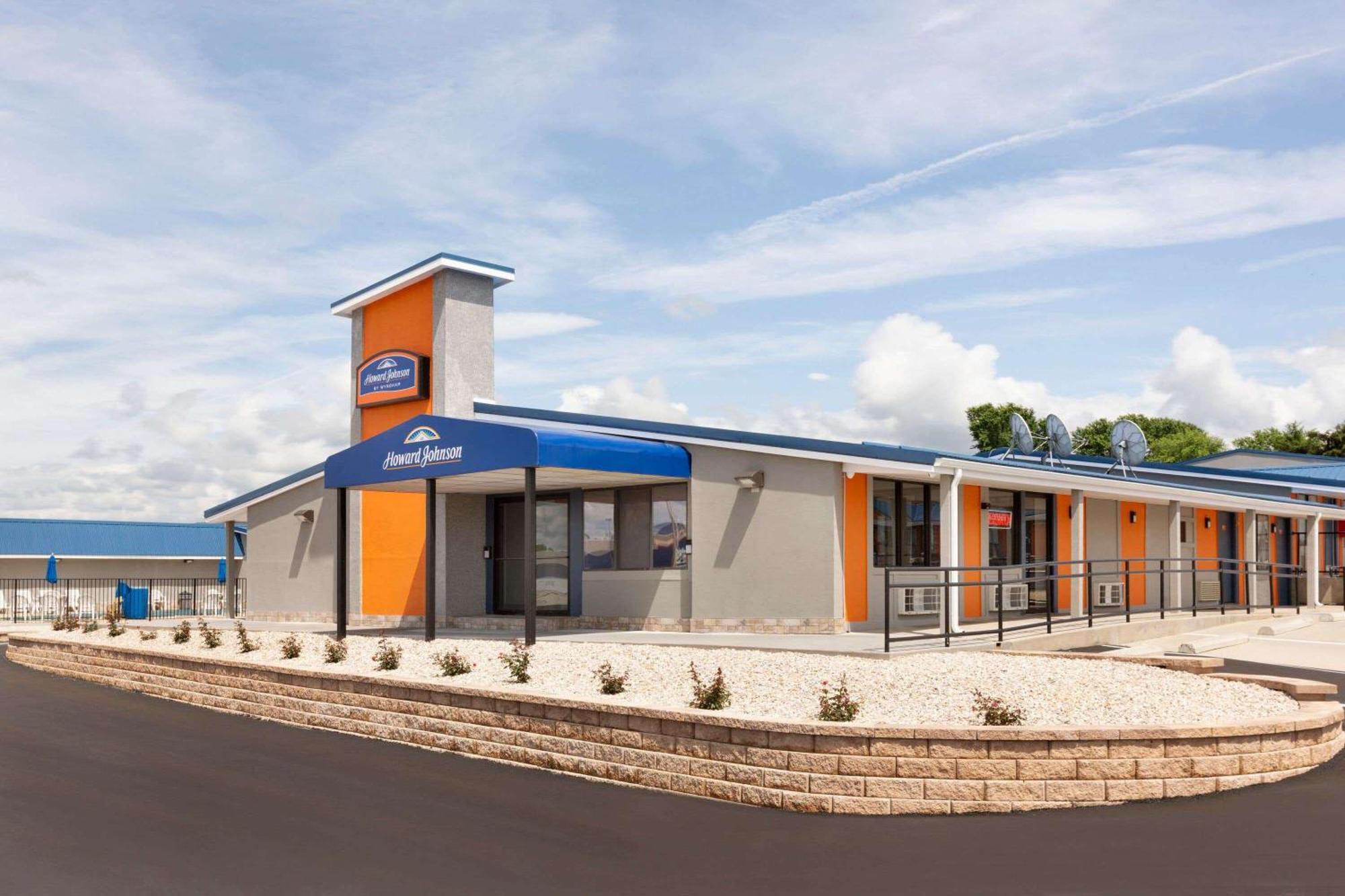 Howard Johnson By Wyndham Harrisonburg Bagian luar foto