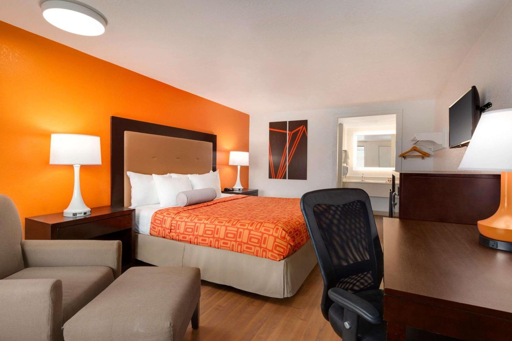 Howard Johnson By Wyndham Harrisonburg Bagian luar foto